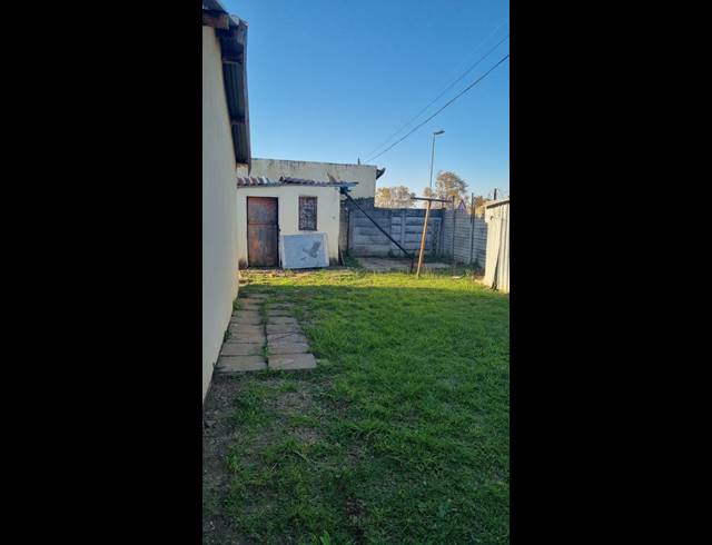 3 BEDROOM HOUSE FOR SALE IN FERNWOOD
